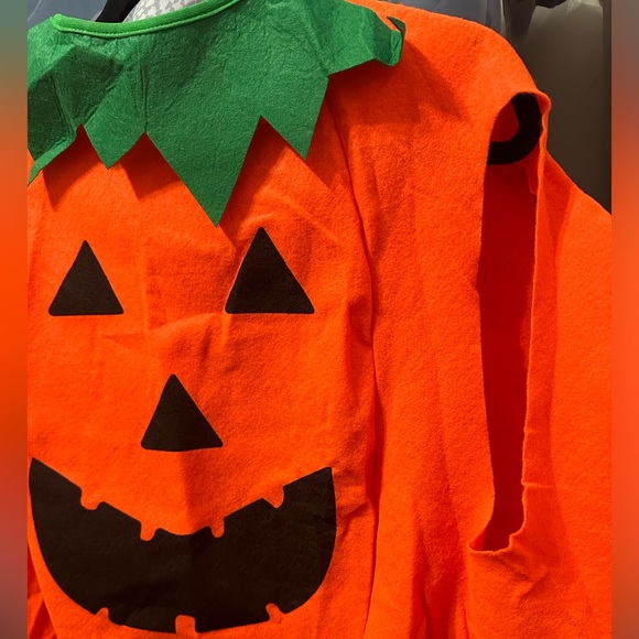Pumpkin Halloween costume with beanie hat - Picture 3 of 9
